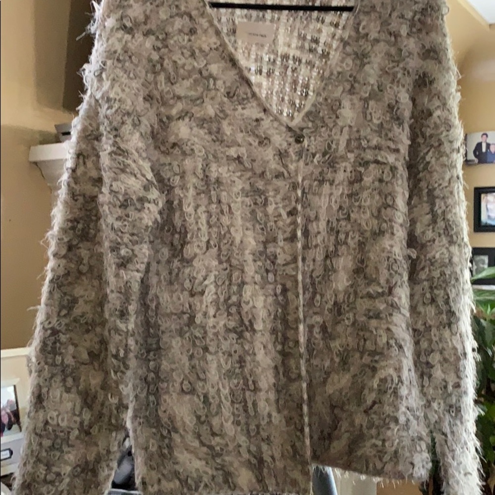 Woven ❤️ Heart Ivory with gray, tan colors